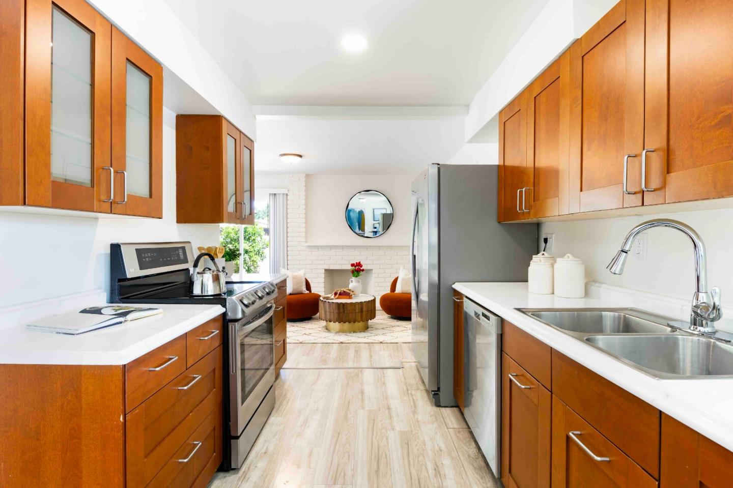 Detail Gallery Image 7 of 19 For 10101 Richwood Dr, Cupertino,  CA 95014 - 3 Beds | 2 Baths