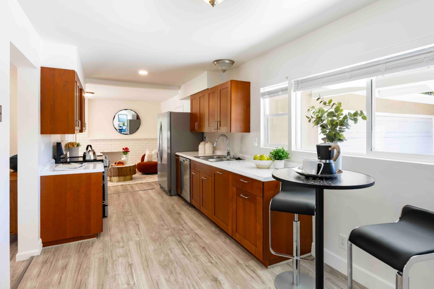 Detail Gallery Image 9 of 19 For 10101 Richwood Dr, Cupertino,  CA 95014 - 3 Beds | 2 Baths