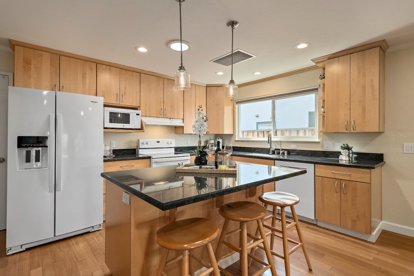 Detail Gallery Image 11 of 29 For 1527 Fields Dr, San Jose,  CA 95129 - 3 Beds | 2 Baths