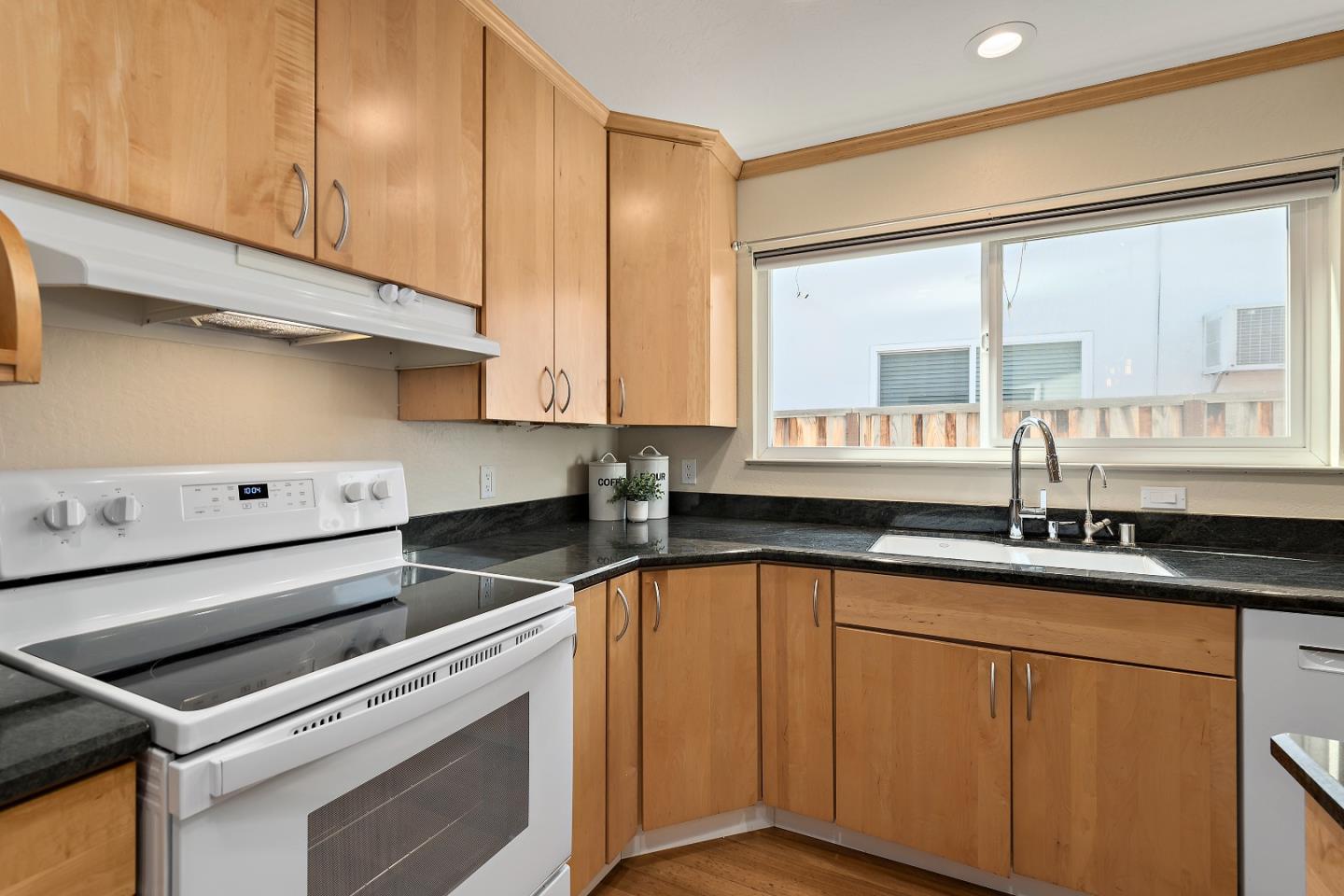 Detail Gallery Image 13 of 29 For 1527 Fields Dr, San Jose,  CA 95129 - 3 Beds | 2 Baths