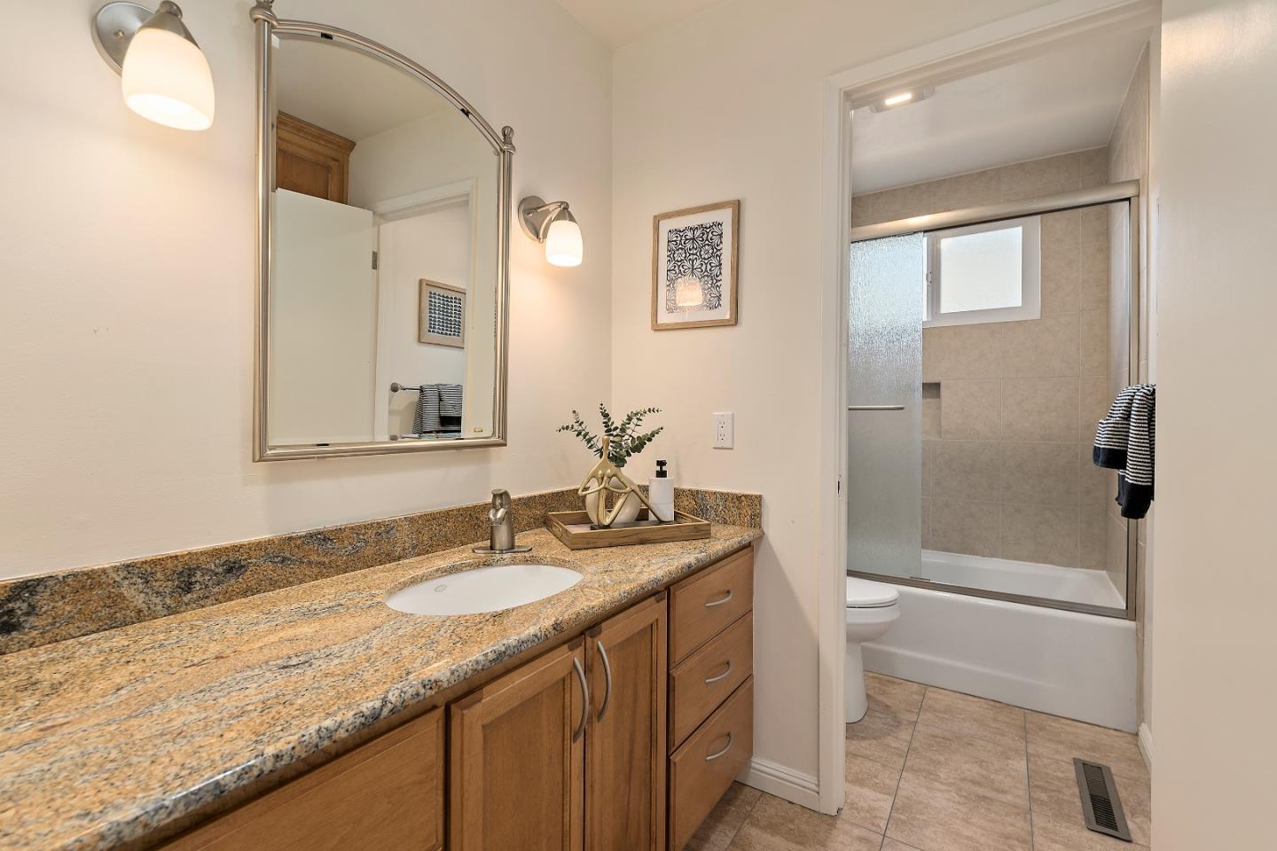 Detail Gallery Image 19 of 29 For 1527 Fields Dr, San Jose,  CA 95129 - 3 Beds | 2 Baths