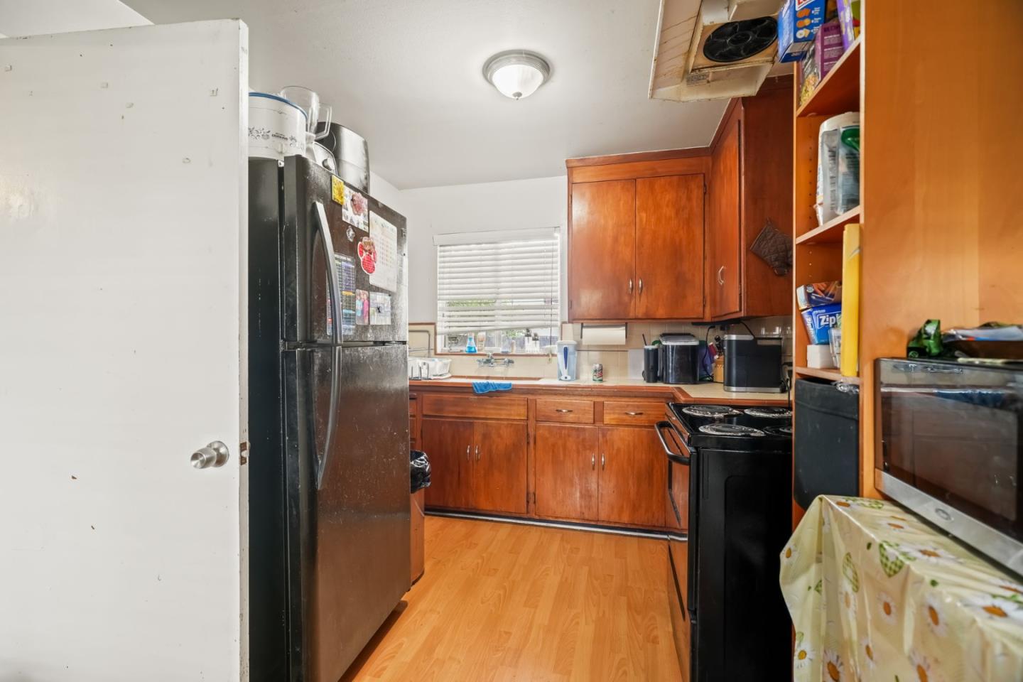 Detail Gallery Image 12 of 25 For 1479 Ebener St, Redwood City,  CA 94061 - – Beds | – Baths