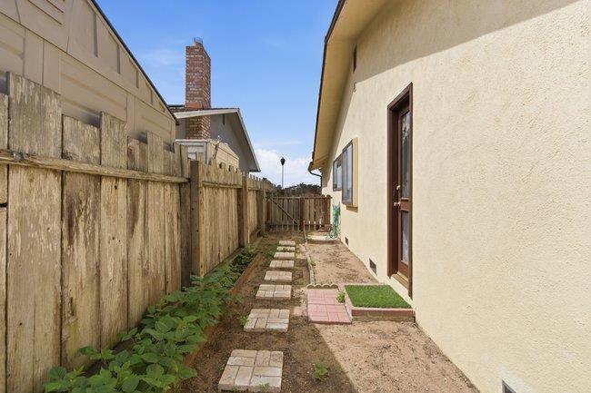 Detail Gallery Image 39 of 42 For 425 Exeter Pl, Marina,  CA 93933 - 4 Beds | 2 Baths