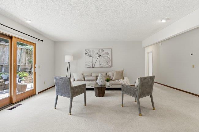 Detail Gallery Image 6 of 42 For 425 Exeter Pl, Marina,  CA 93933 - 4 Beds | 2 Baths