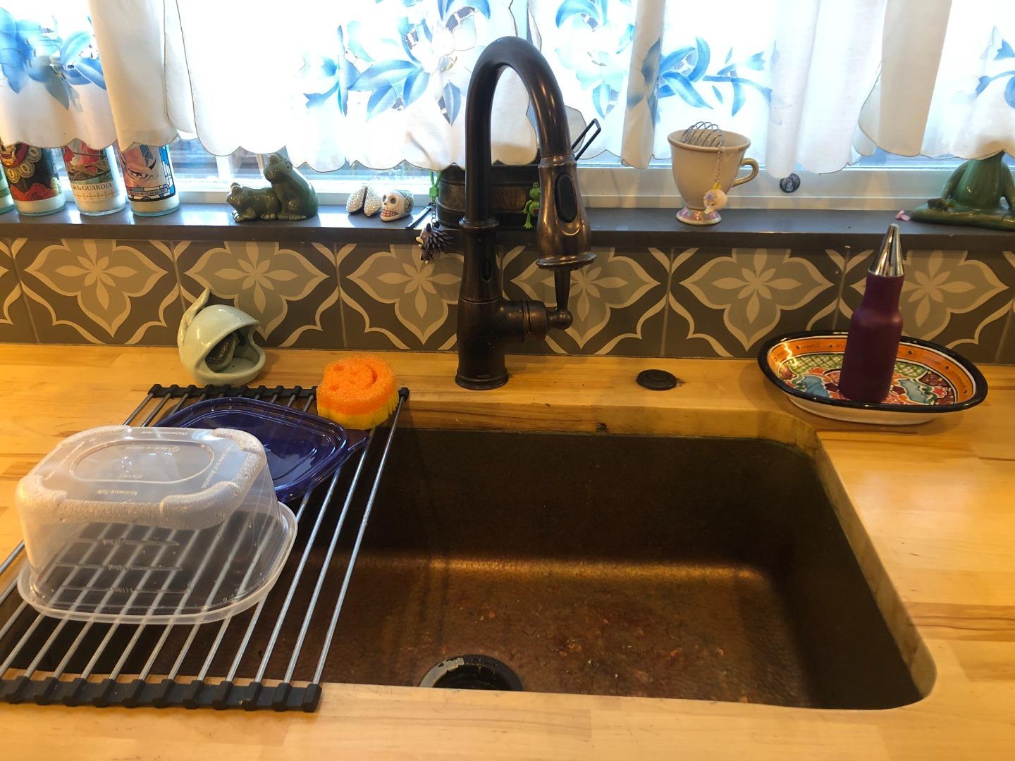 Detail Gallery Image 11 of 25 For 10864 Peerless Ct, Oakland,  CA 94603 - 3 Beds | 2/1 Baths