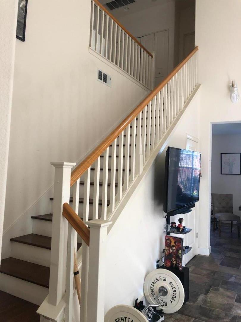 Detail Gallery Image 16 of 25 For 10864 Peerless Ct, Oakland,  CA 94603 - 3 Beds | 2/1 Baths