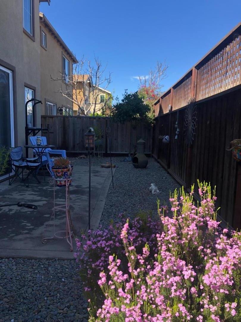 Detail Gallery Image 3 of 25 For 10864 Peerless Ct, Oakland,  CA 94603 - 3 Beds | 2/1 Baths