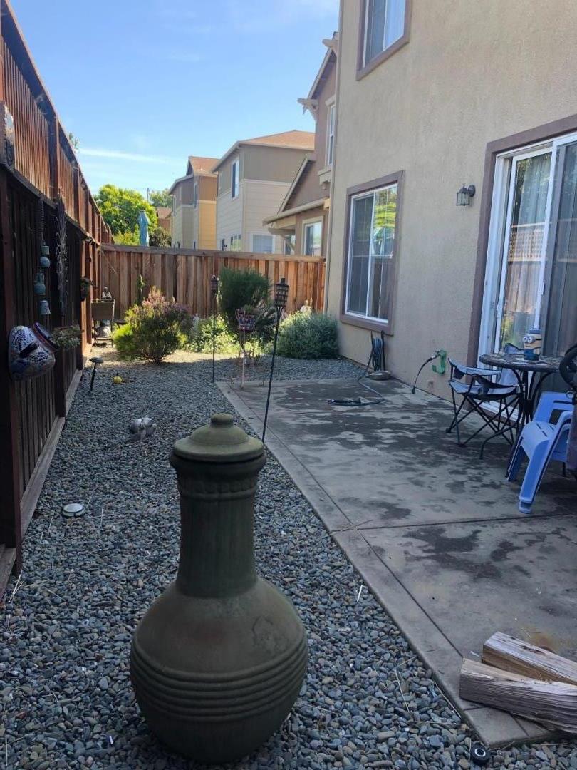 Detail Gallery Image 4 of 25 For 10864 Peerless Ct, Oakland,  CA 94603 - 3 Beds | 2/1 Baths