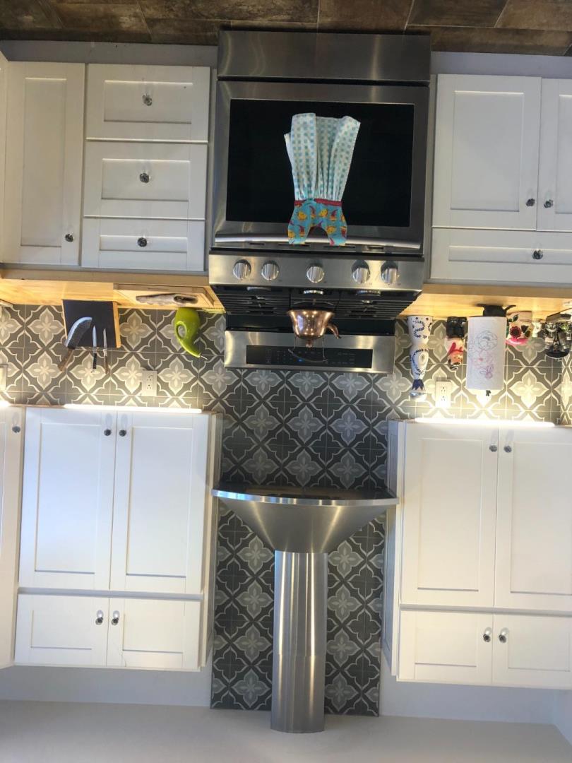 Detail Gallery Image 9 of 25 For 10864 Peerless Ct, Oakland,  CA 94603 - 3 Beds | 2/1 Baths