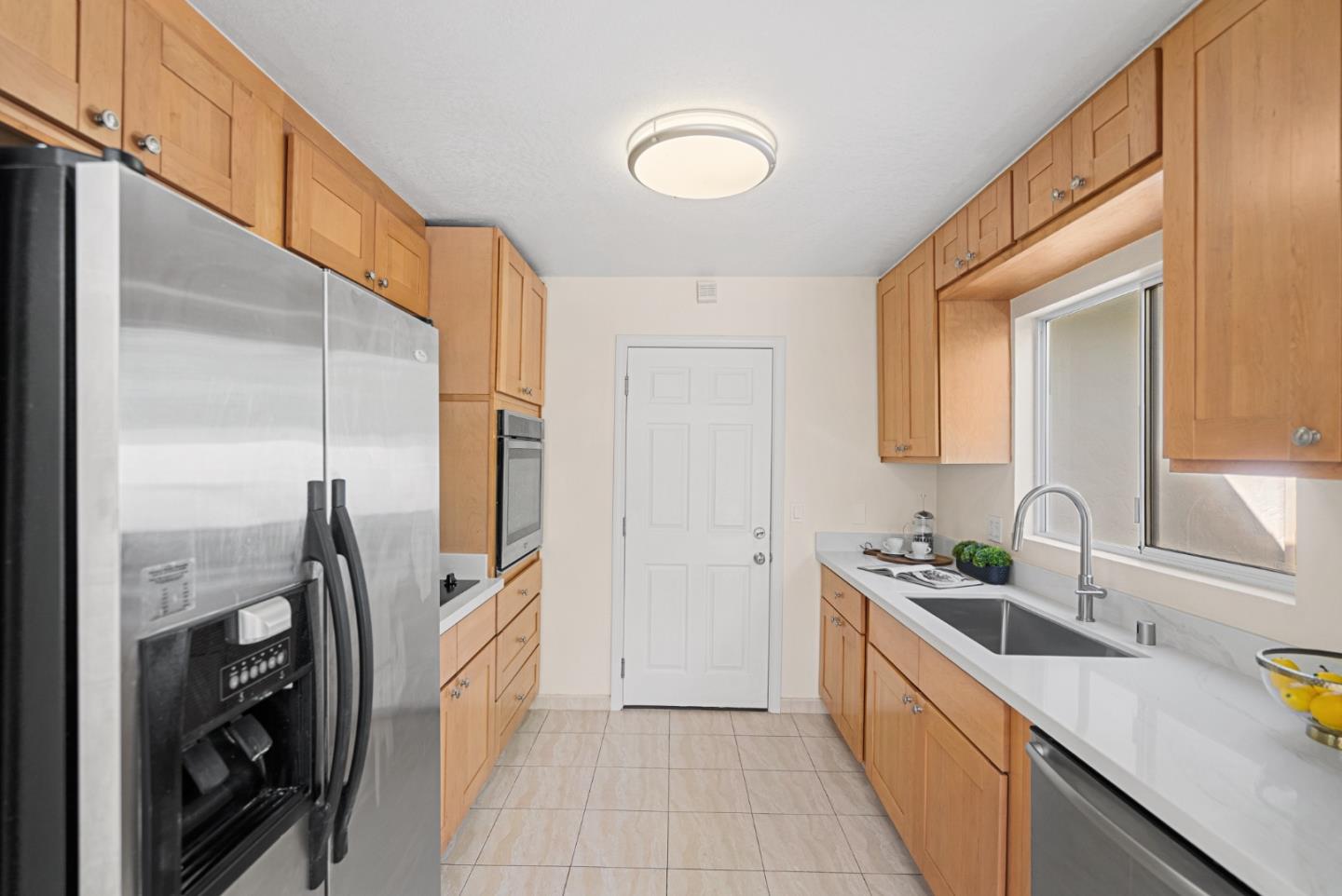 Detail Gallery Image 10 of 28 For 966 Chelan Dr, Sunnyvale,  CA 94087 - 3 Beds | 2 Baths