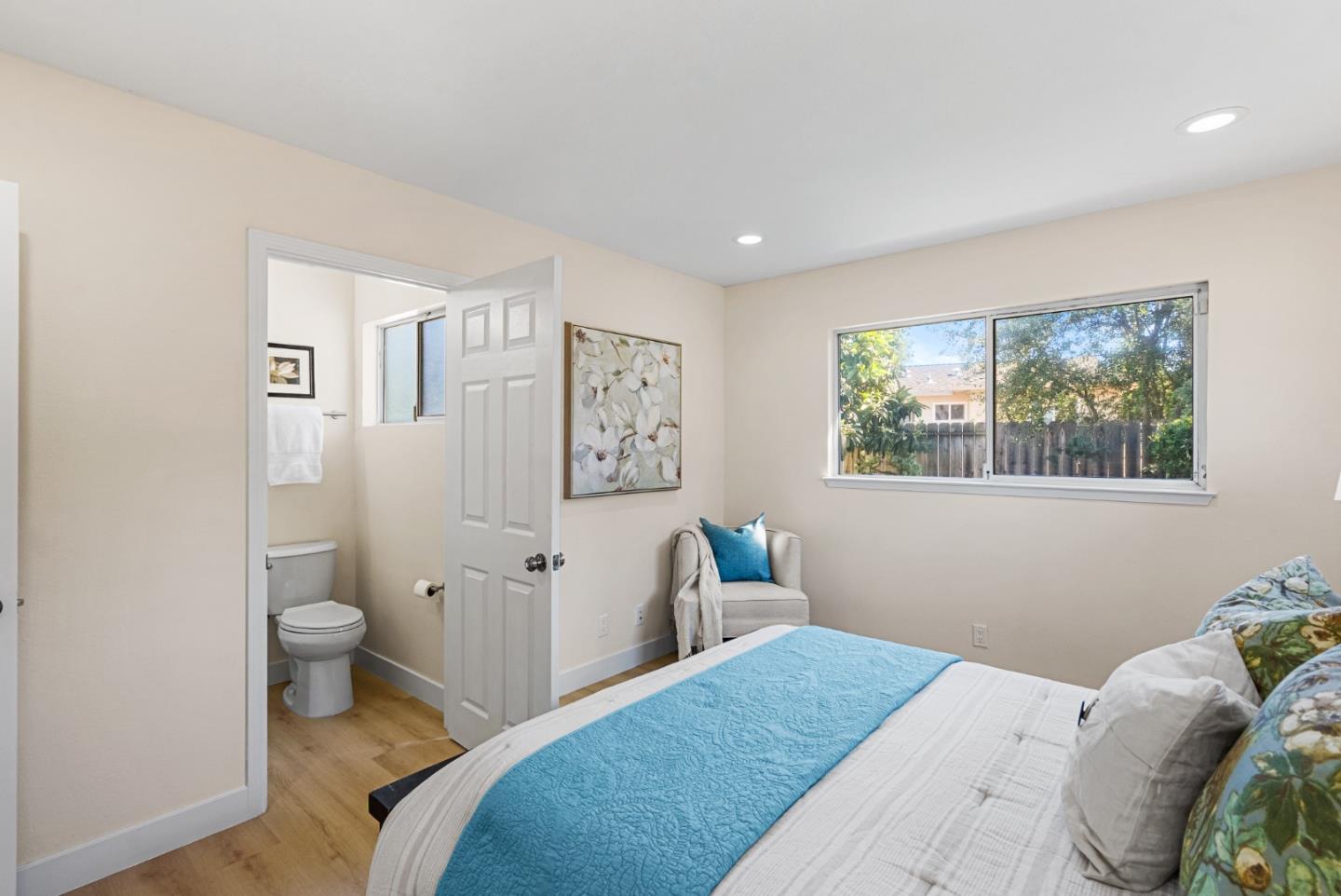 Detail Gallery Image 16 of 28 For 966 Chelan Dr, Sunnyvale,  CA 94087 - 3 Beds | 2 Baths