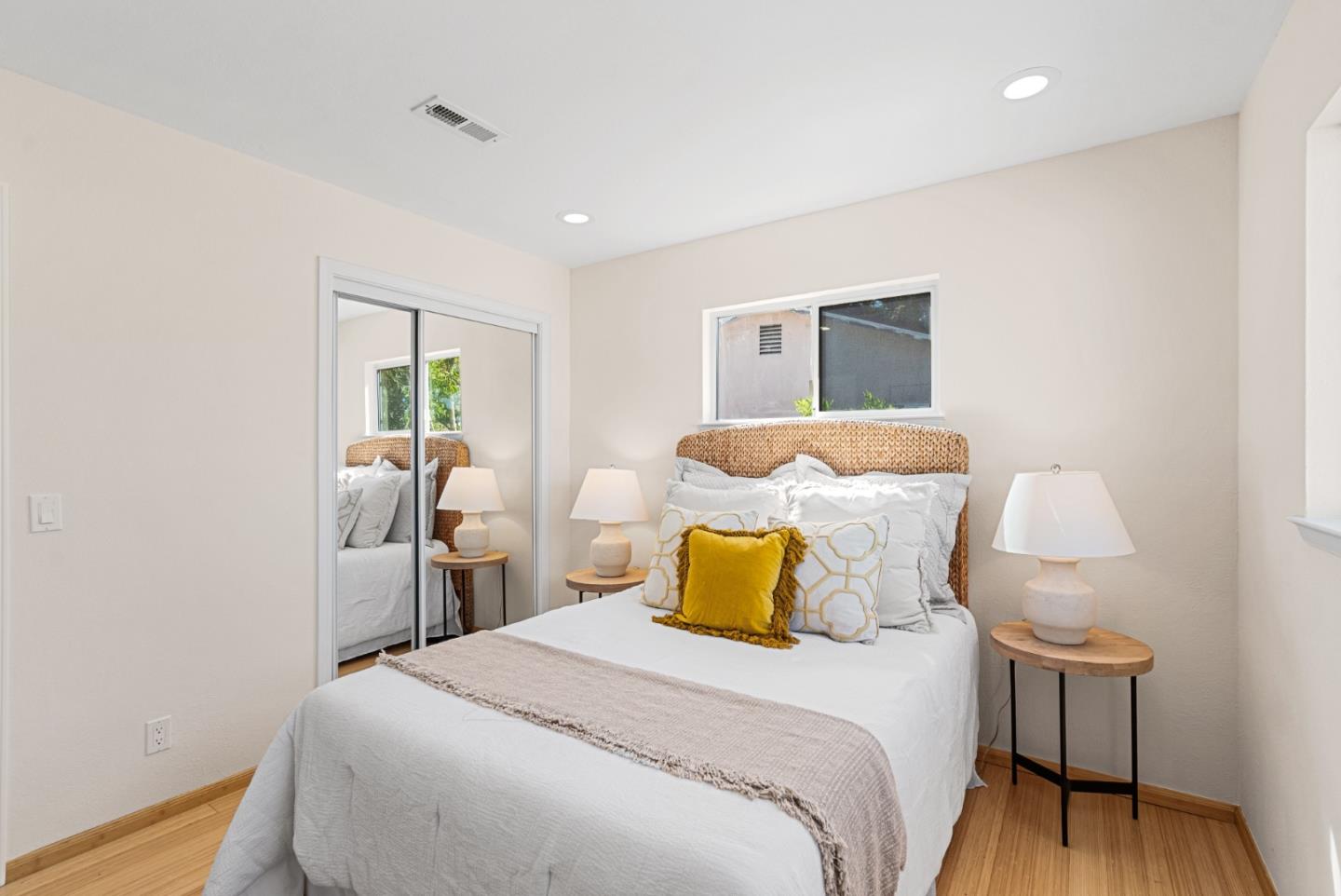 Detail Gallery Image 18 of 28 For 966 Chelan Dr, Sunnyvale,  CA 94087 - 3 Beds | 2 Baths