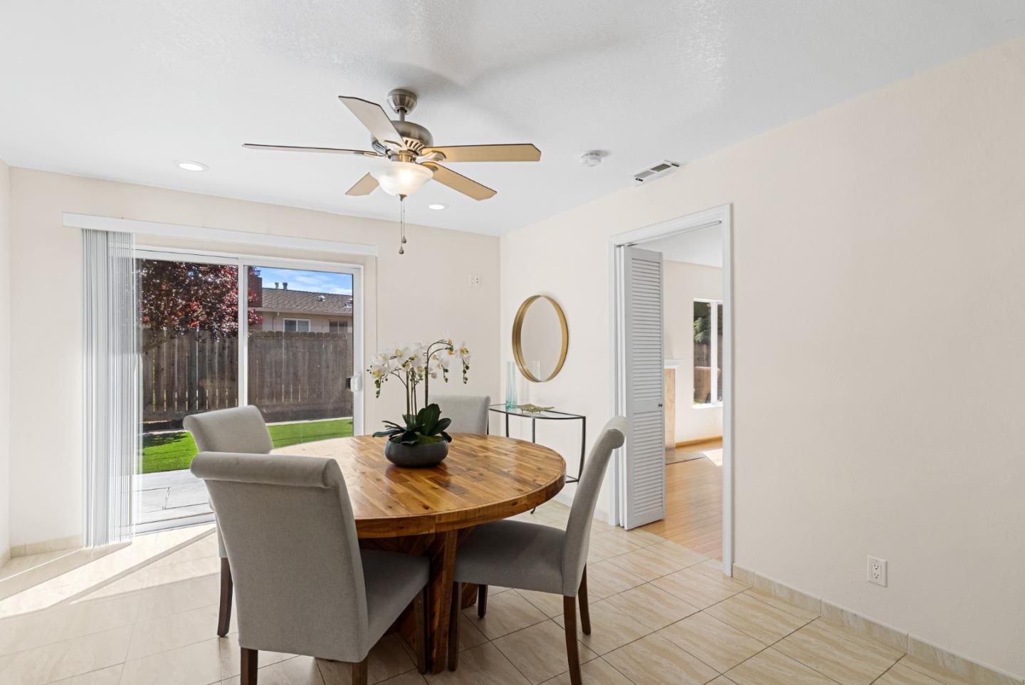 Detail Gallery Image 8 of 28 For 966 Chelan Dr, Sunnyvale,  CA 94087 - 3 Beds | 2 Baths