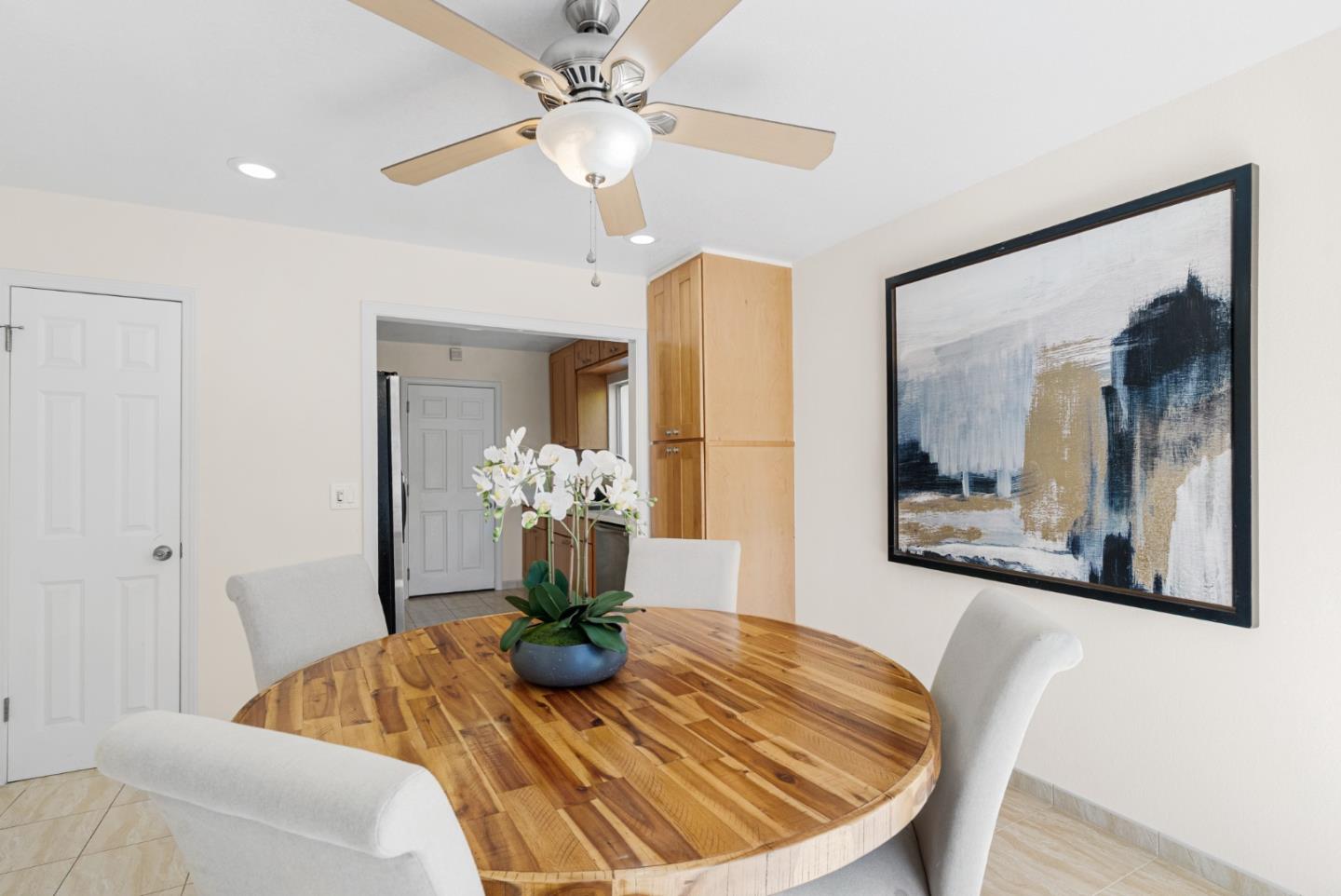 Detail Gallery Image 9 of 28 For 966 Chelan Dr, Sunnyvale,  CA 94087 - 3 Beds | 2 Baths