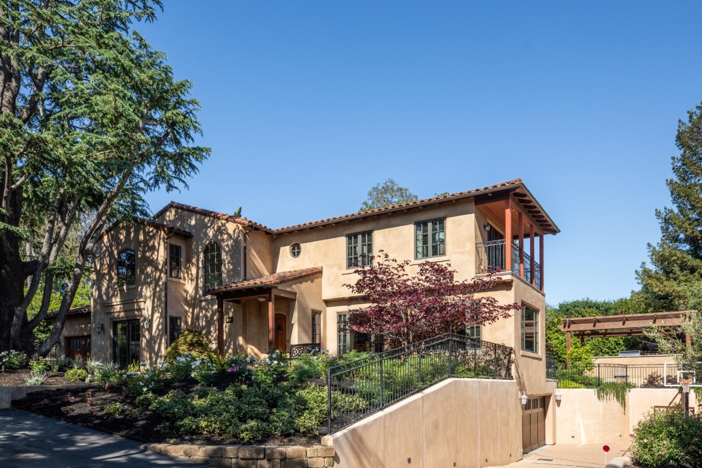 Detail Gallery Image 2 of 43 For 795 Nash Rd, Los Altos,  CA 94024 - 4 Beds | 4/1 Baths