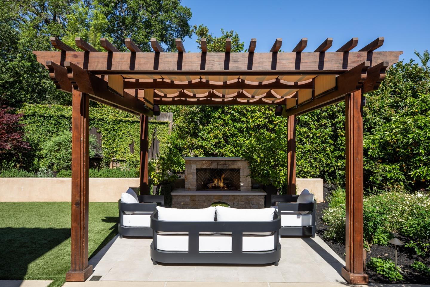 Detail Gallery Image 32 of 43 For 795 Nash Rd, Los Altos,  CA 94024 - 4 Beds | 4/1 Baths