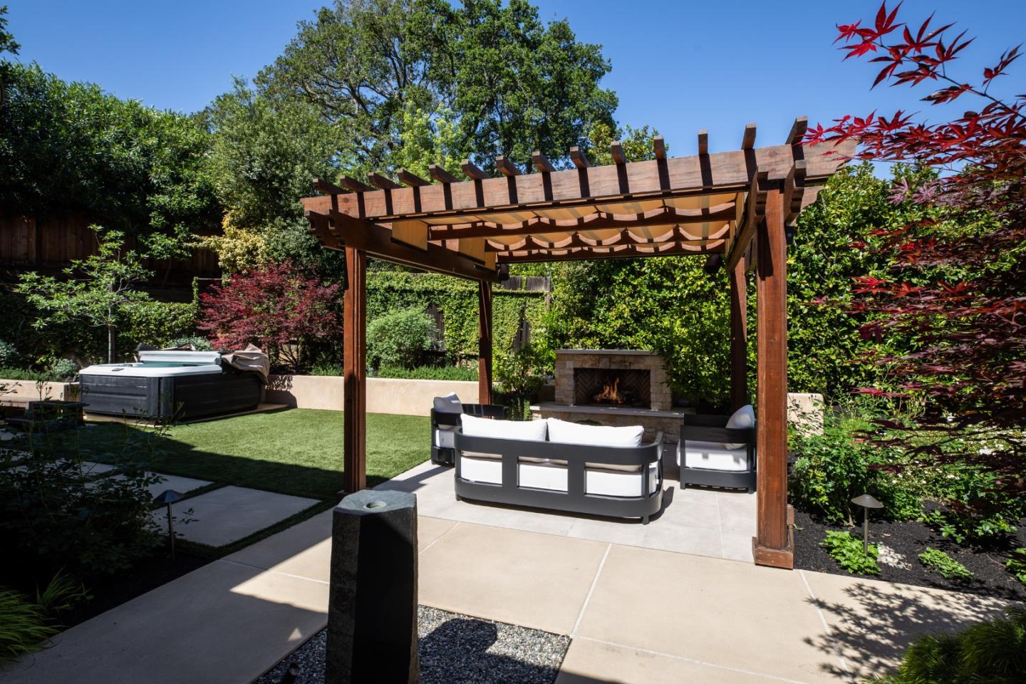 Detail Gallery Image 33 of 43 For 795 Nash Rd, Los Altos,  CA 94024 - 4 Beds | 4/1 Baths