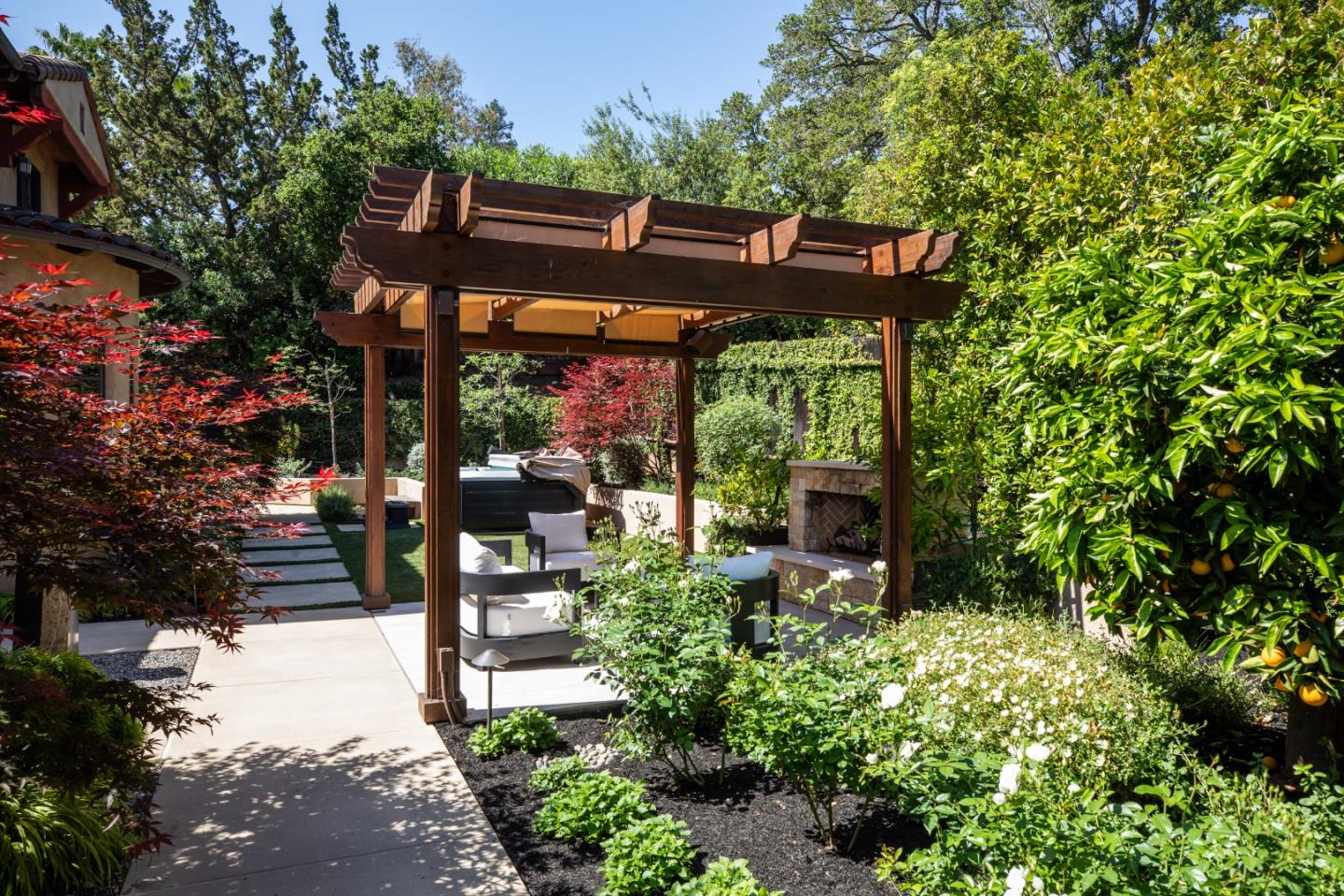 Detail Gallery Image 39 of 43 For 795 Nash Rd, Los Altos,  CA 94024 - 4 Beds | 4/1 Baths