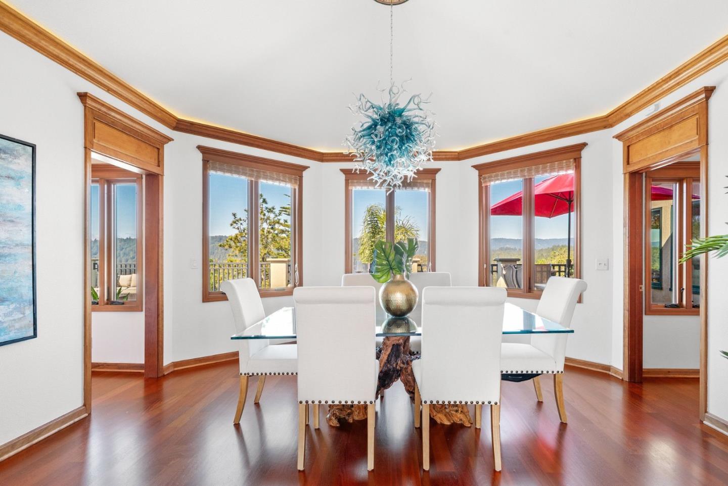 Detail Gallery Image 10 of 102 For 17 Kite Hill Rd, Santa Cruz,  CA 95060 - 4 Beds | 3/1 Baths