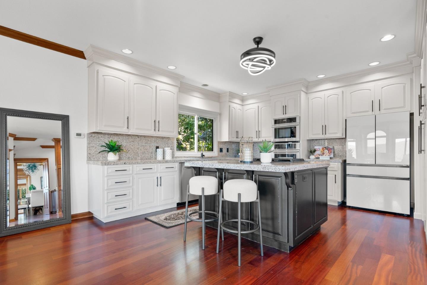 Detail Gallery Image 16 of 102 For 17 Kite Hill Rd, Santa Cruz,  CA 95060 - 4 Beds | 3/1 Baths