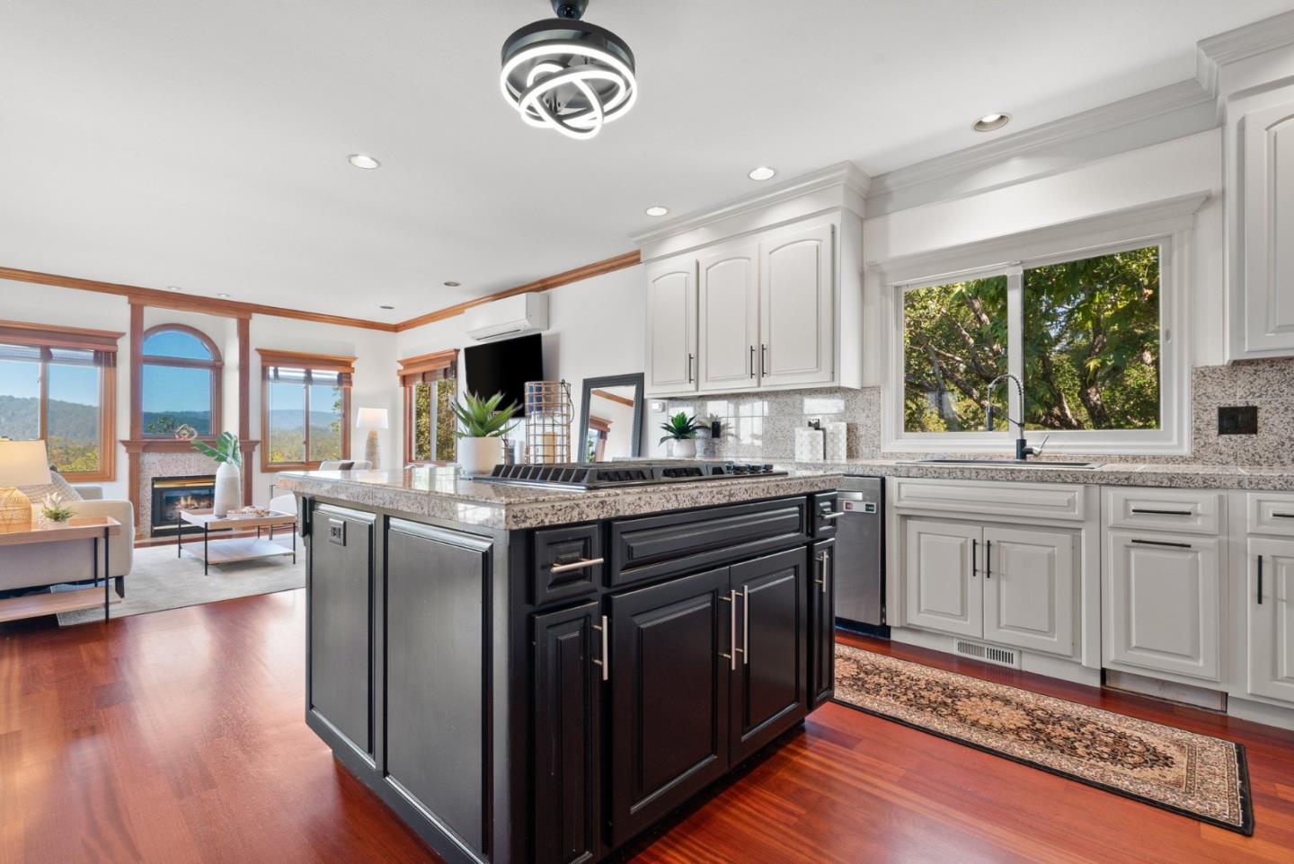 Detail Gallery Image 19 of 102 For 17 Kite Hill Rd, Santa Cruz,  CA 95060 - 4 Beds | 3/1 Baths