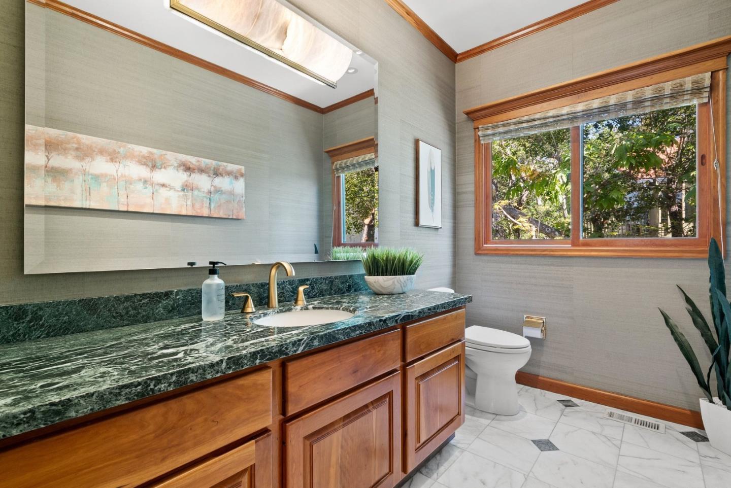Detail Gallery Image 22 of 102 For 17 Kite Hill Rd, Santa Cruz,  CA 95060 - 4 Beds | 3/1 Baths