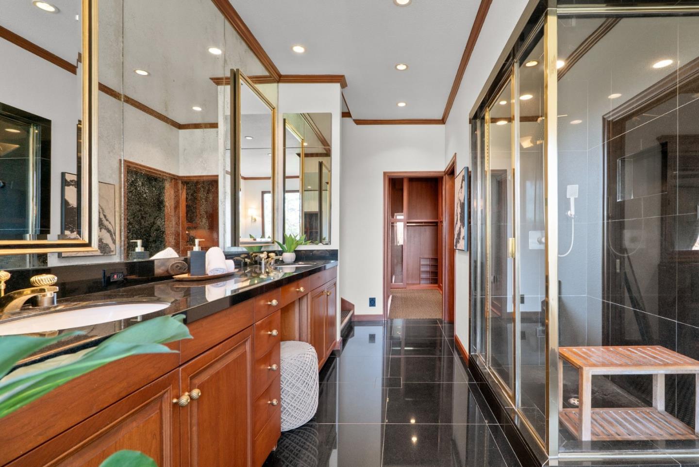 Detail Gallery Image 31 of 102 For 17 Kite Hill Rd, Santa Cruz,  CA 95060 - 4 Beds | 3/1 Baths