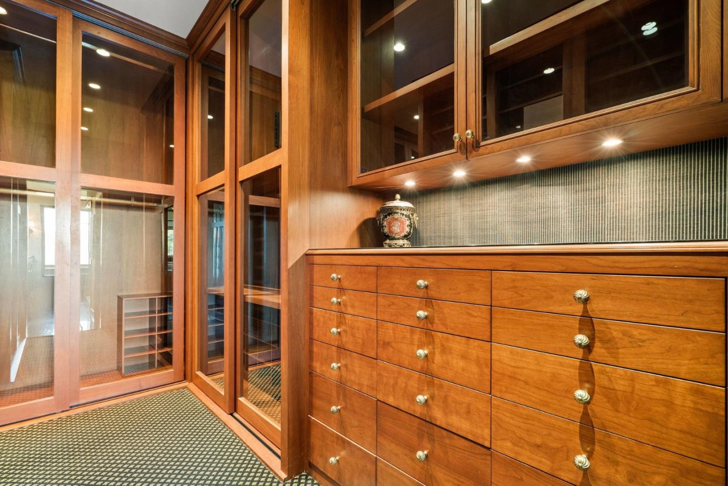 Detail Gallery Image 34 of 102 For 17 Kite Hill Rd, Santa Cruz,  CA 95060 - 4 Beds | 3/1 Baths