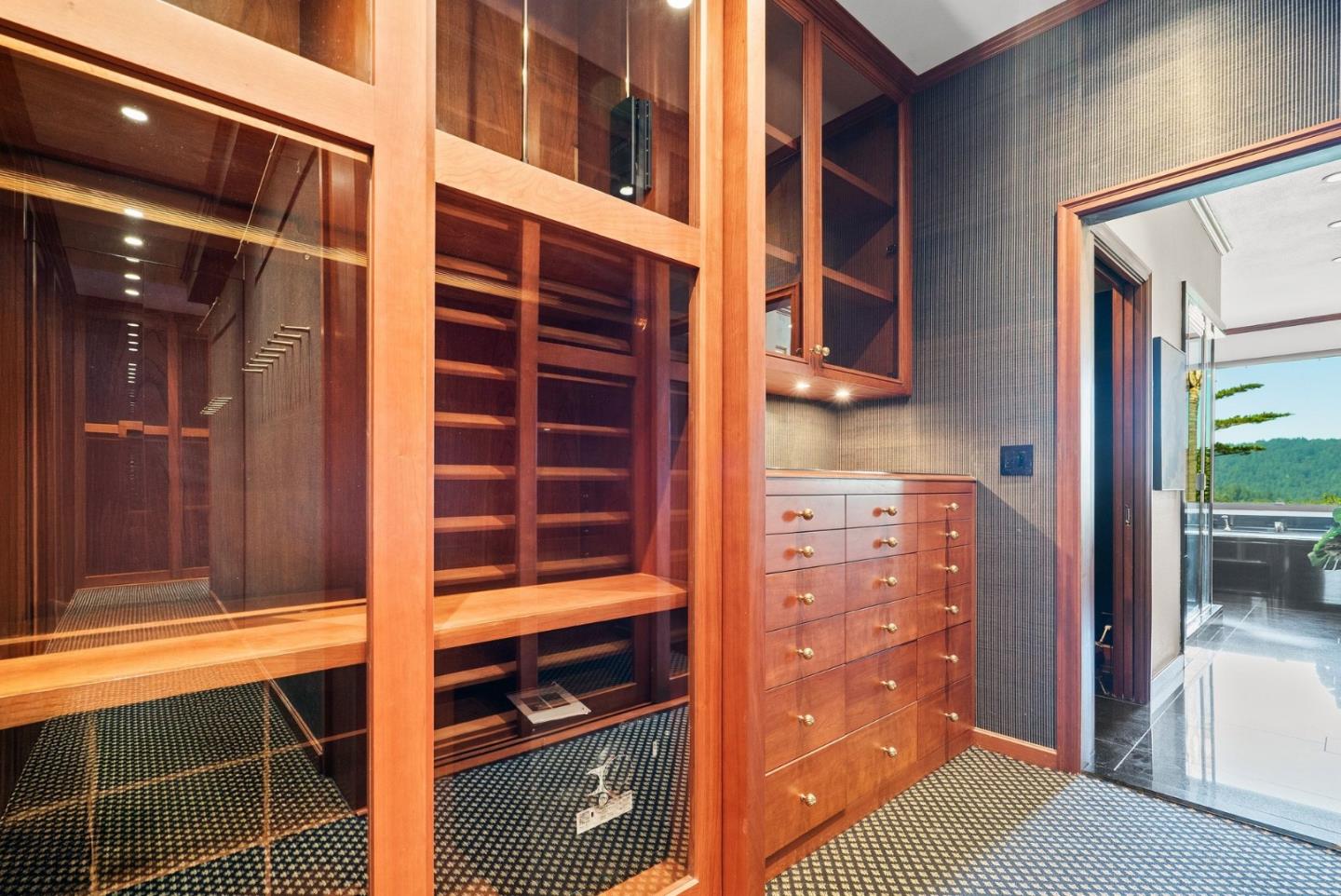 Detail Gallery Image 36 of 102 For 17 Kite Hill Rd, Santa Cruz,  CA 95060 - 4 Beds | 3/1 Baths