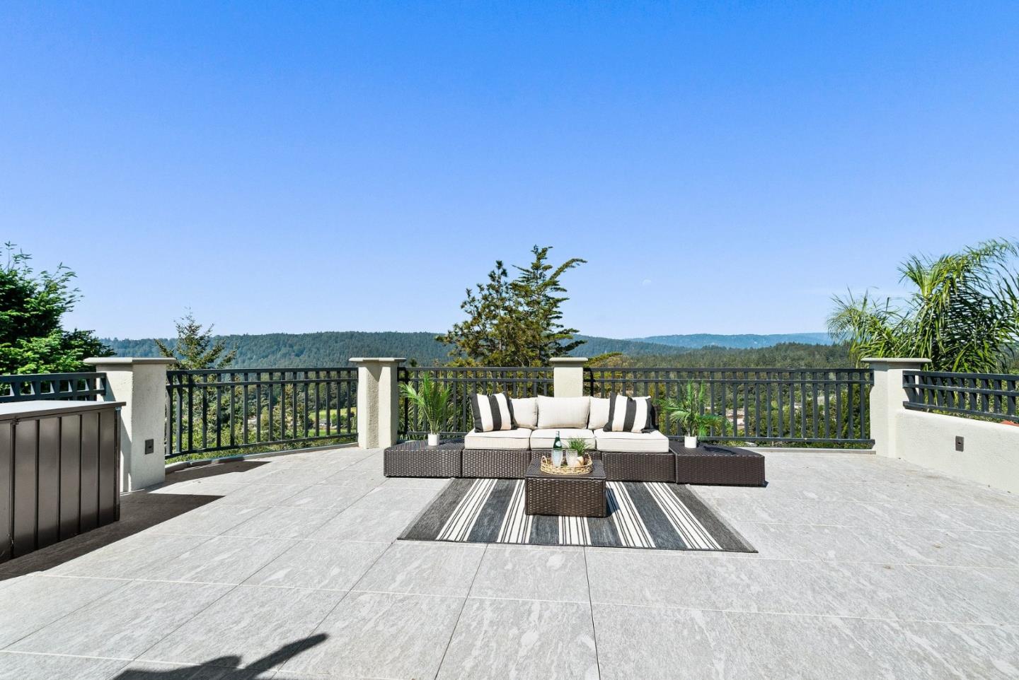 Detail Gallery Image 53 of 102 For 17 Kite Hill Rd, Santa Cruz,  CA 95060 - 4 Beds | 3/1 Baths