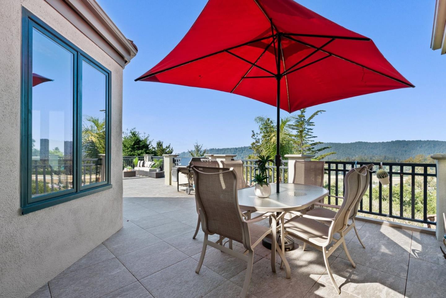 Detail Gallery Image 54 of 102 For 17 Kite Hill Rd, Santa Cruz,  CA 95060 - 4 Beds | 3/1 Baths