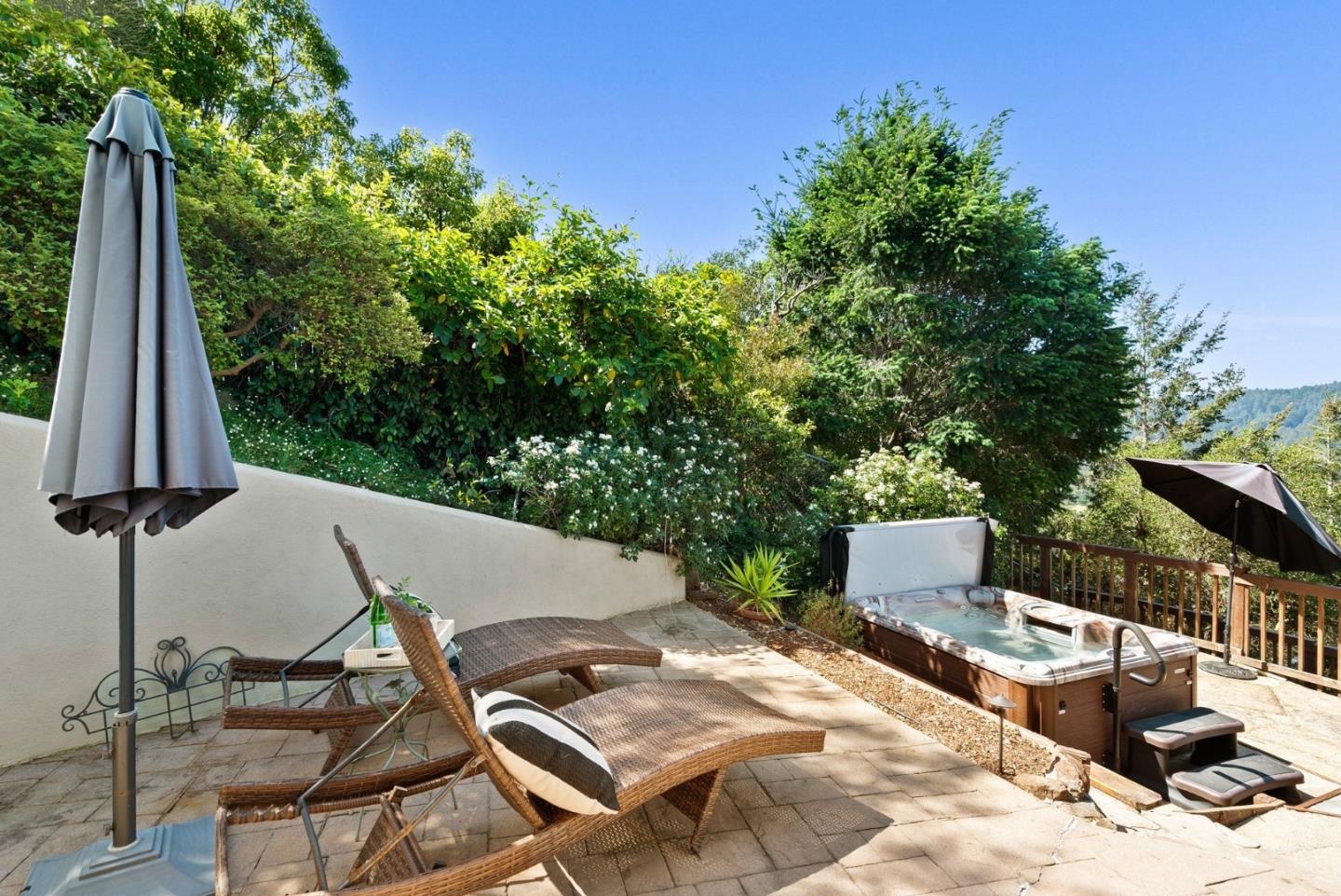 Detail Gallery Image 56 of 102 For 17 Kite Hill Rd, Santa Cruz,  CA 95060 - 4 Beds | 3/1 Baths