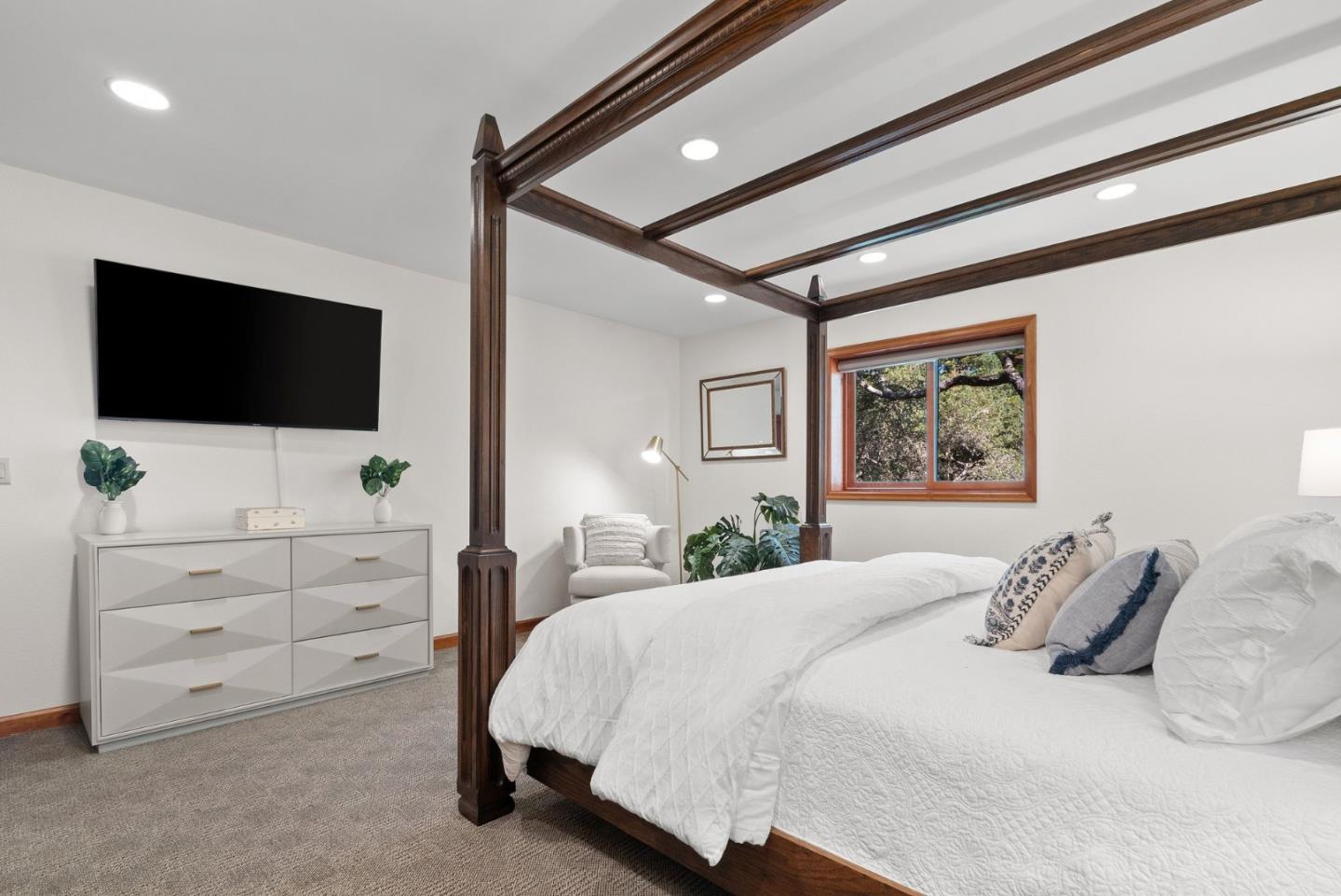 Detail Gallery Image 87 of 102 For 17 Kite Hill Rd, Santa Cruz,  CA 95060 - 4 Beds | 3/1 Baths