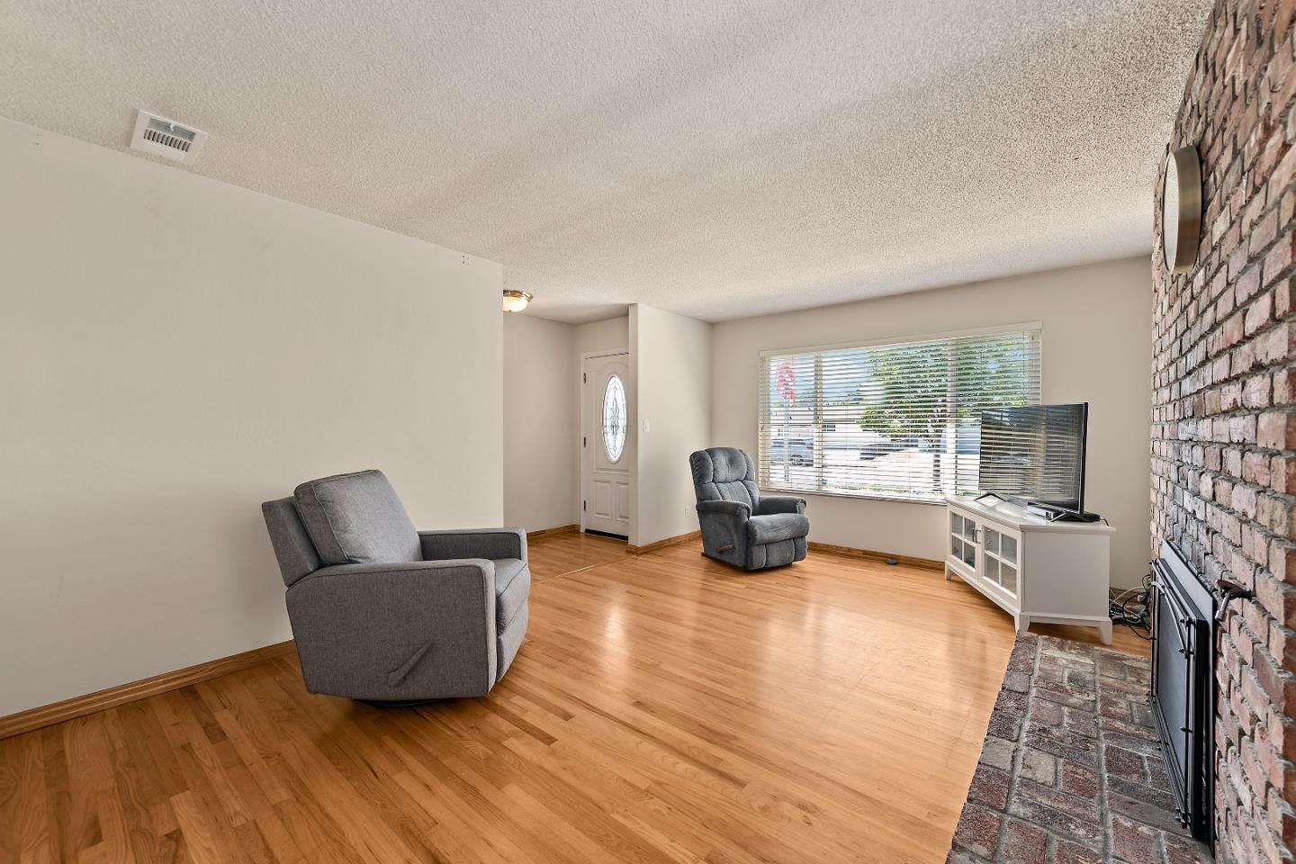 Detail Gallery Image 5 of 21 For 1471 Inskip Dr, Campbell,  CA 95008 - 3 Beds | 2 Baths