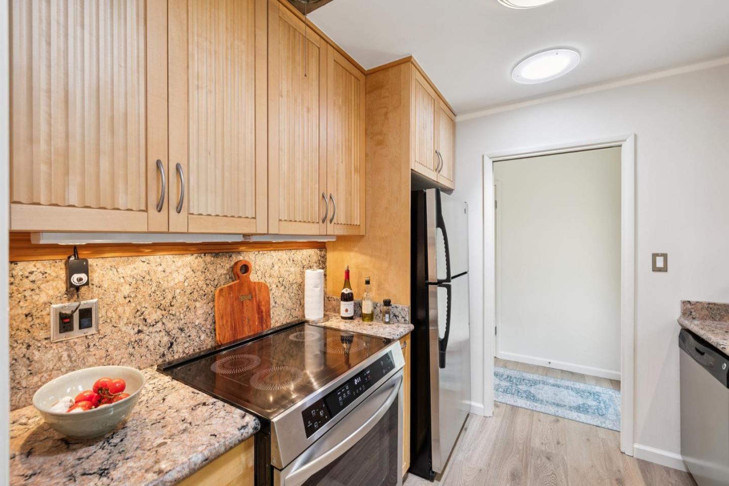 Detail Gallery Image 13 of 26 For 55 Asilomar Cir, Oakland,  CA 94611 - 2 Beds | 1 Baths