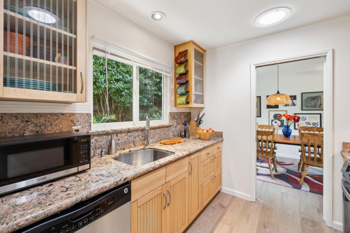 Detail Gallery Image 14 of 26 For 55 Asilomar Cir, Oakland,  CA 94611 - 2 Beds | 1 Baths