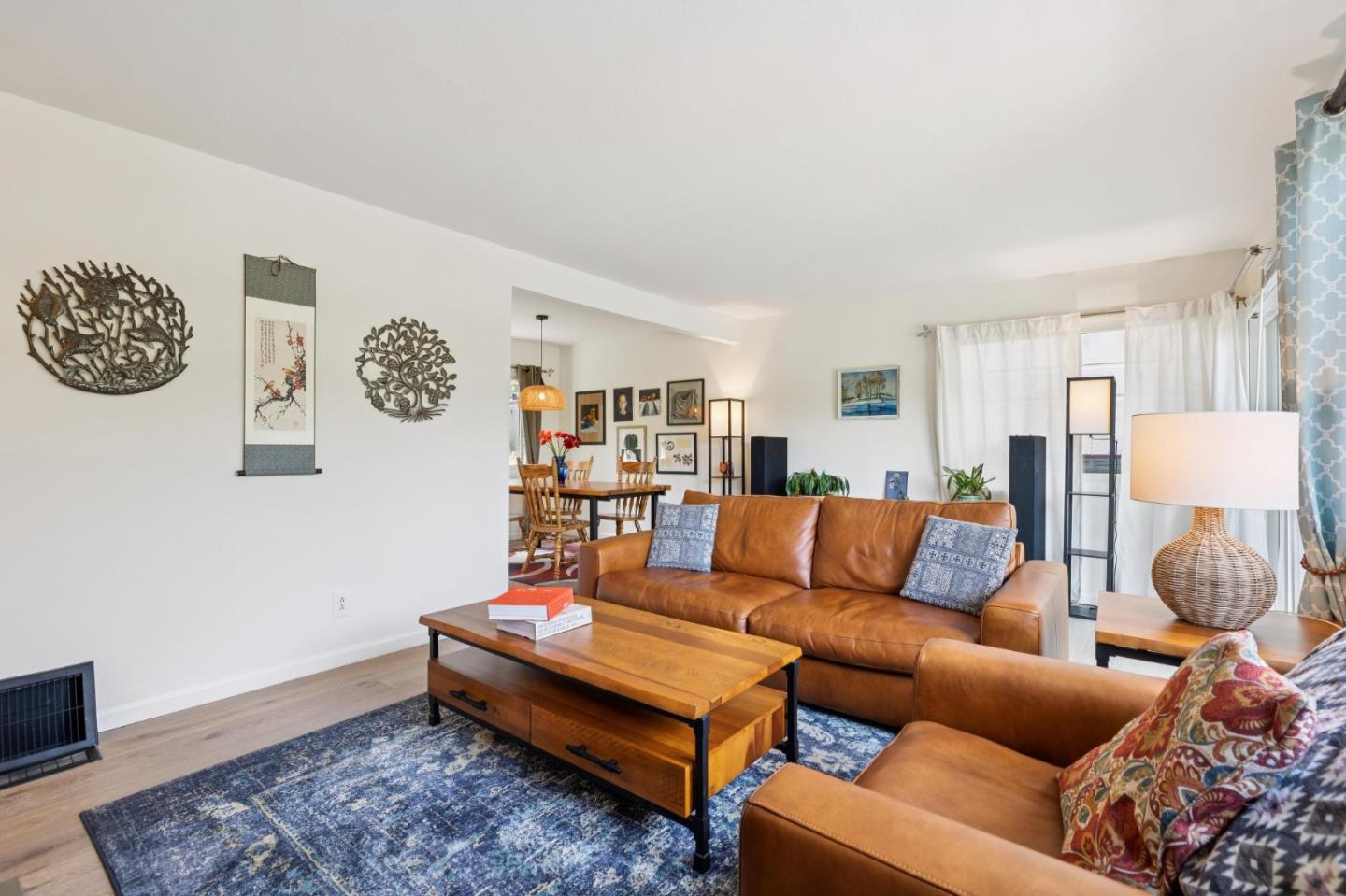 Detail Gallery Image 6 of 26 For 55 Asilomar Cir, Oakland,  CA 94611 - 2 Beds | 1 Baths