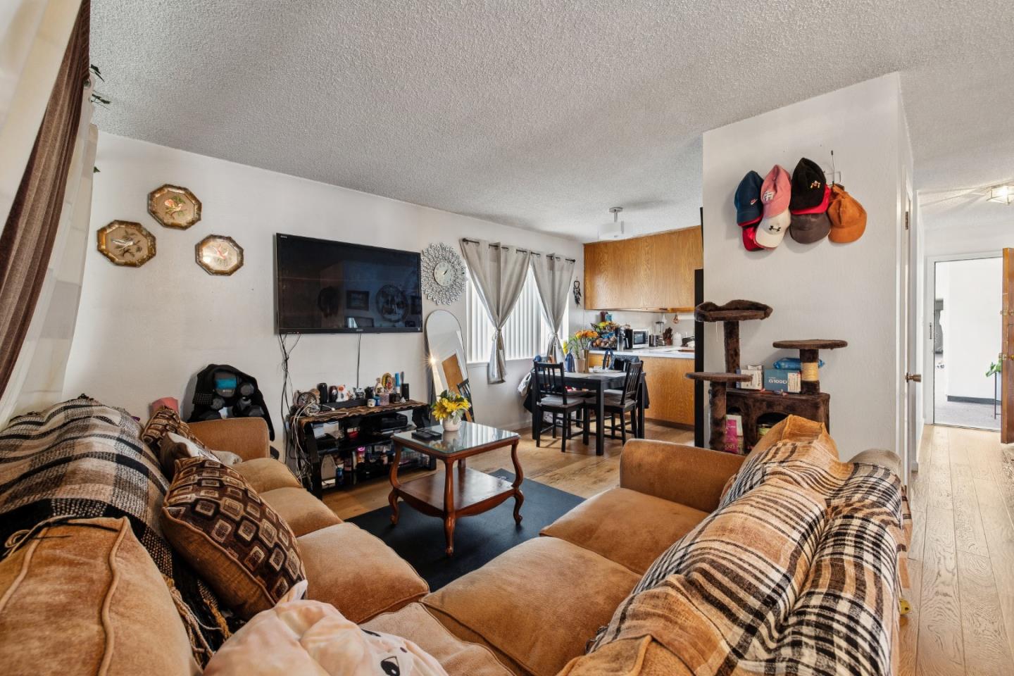 Detail Gallery Image 10 of 21 For 121 Lorton Ave, Burlingame,  CA 94010 - – Beds | – Baths