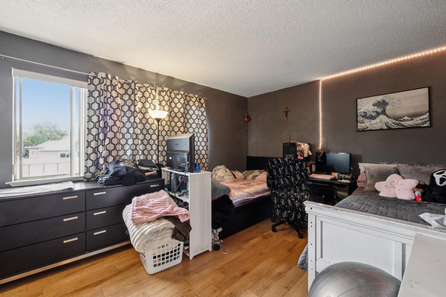 Detail Gallery Image 12 of 21 For 121 Lorton Ave, Burlingame,  CA 94010 - – Beds | – Baths