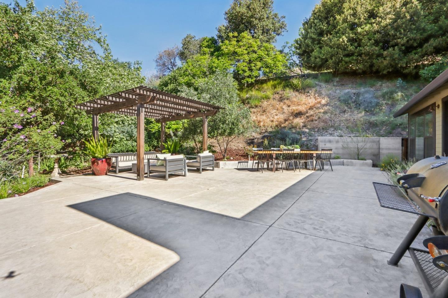 Detail Gallery Image 15 of 44 For 11265 Canyon Dr, San Jose,  CA 95127 - 2 Beds | 2 Baths