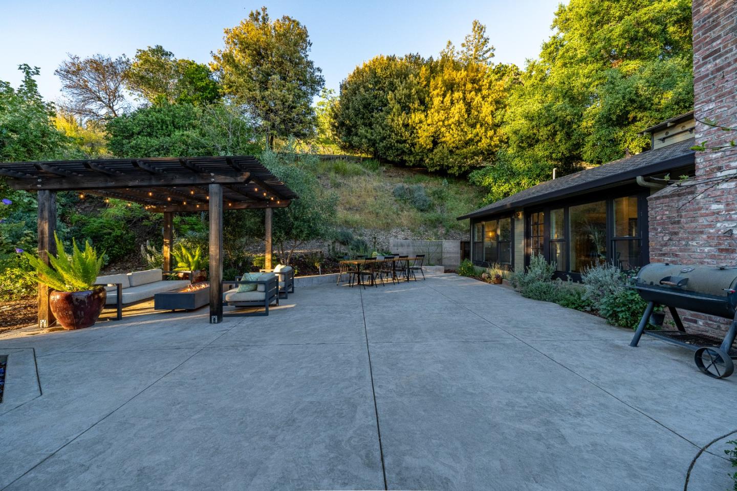 Detail Gallery Image 2 of 44 For 11265 Canyon Dr, San Jose,  CA 95127 - 2 Beds | 2 Baths