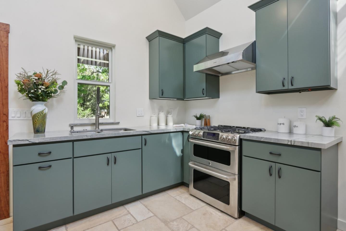 Detail Gallery Image 31 of 44 For 11265 Canyon Dr, San Jose,  CA 95127 - 2 Beds | 2 Baths