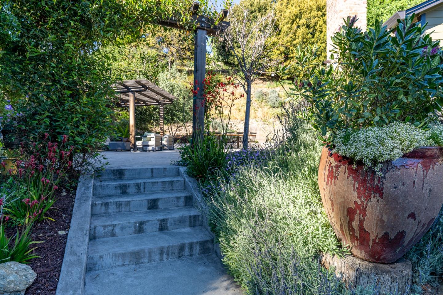 Detail Gallery Image 5 of 44 For 11265 Canyon Dr, San Jose,  CA 95127 - 2 Beds | 2 Baths