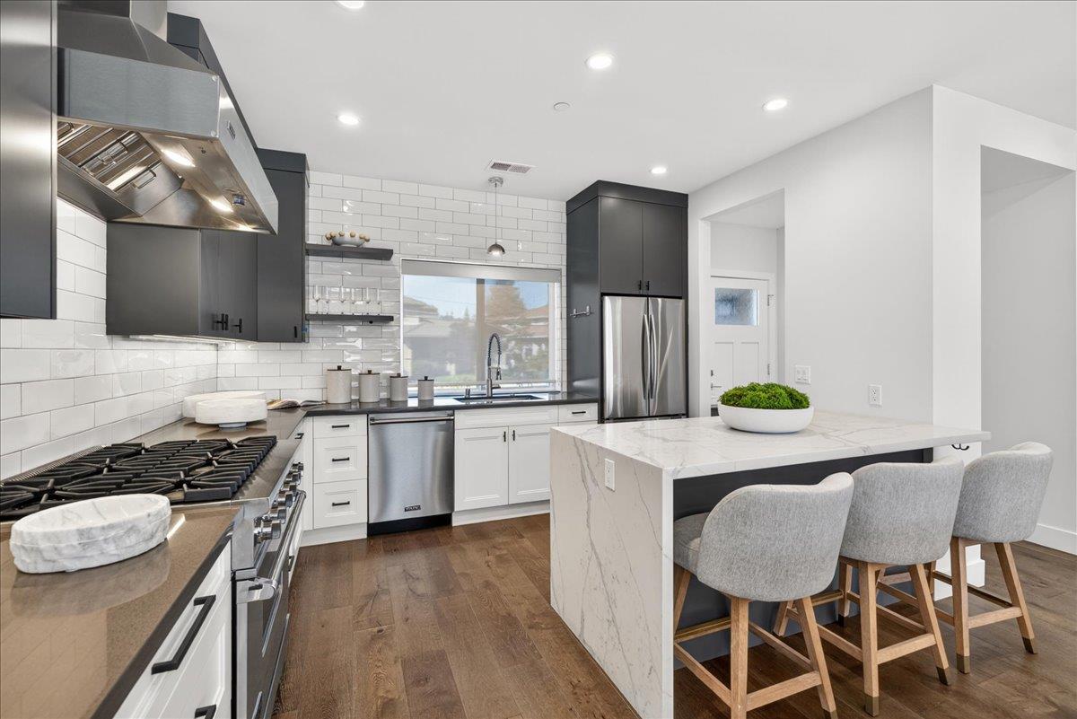 Detail Gallery Image 12 of 43 For 10200 Empire Ave, Cupertino,  CA 95014 - 4 Beds | 3/1 Baths