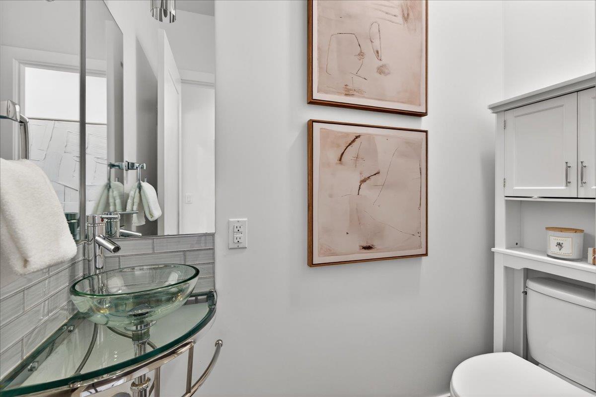 Detail Gallery Image 17 of 43 For 10200 Empire Ave, Cupertino,  CA 95014 - 4 Beds | 3/1 Baths