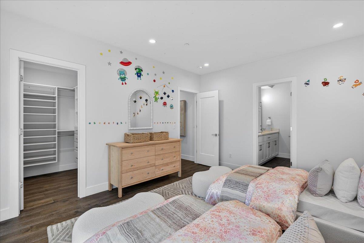 Detail Gallery Image 19 of 43 For 10200 Empire Ave, Cupertino,  CA 95014 - 4 Beds | 3/1 Baths