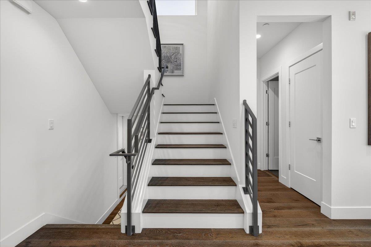 Detail Gallery Image 23 of 43 For 10200 Empire Ave, Cupertino,  CA 95014 - 4 Beds | 3/1 Baths