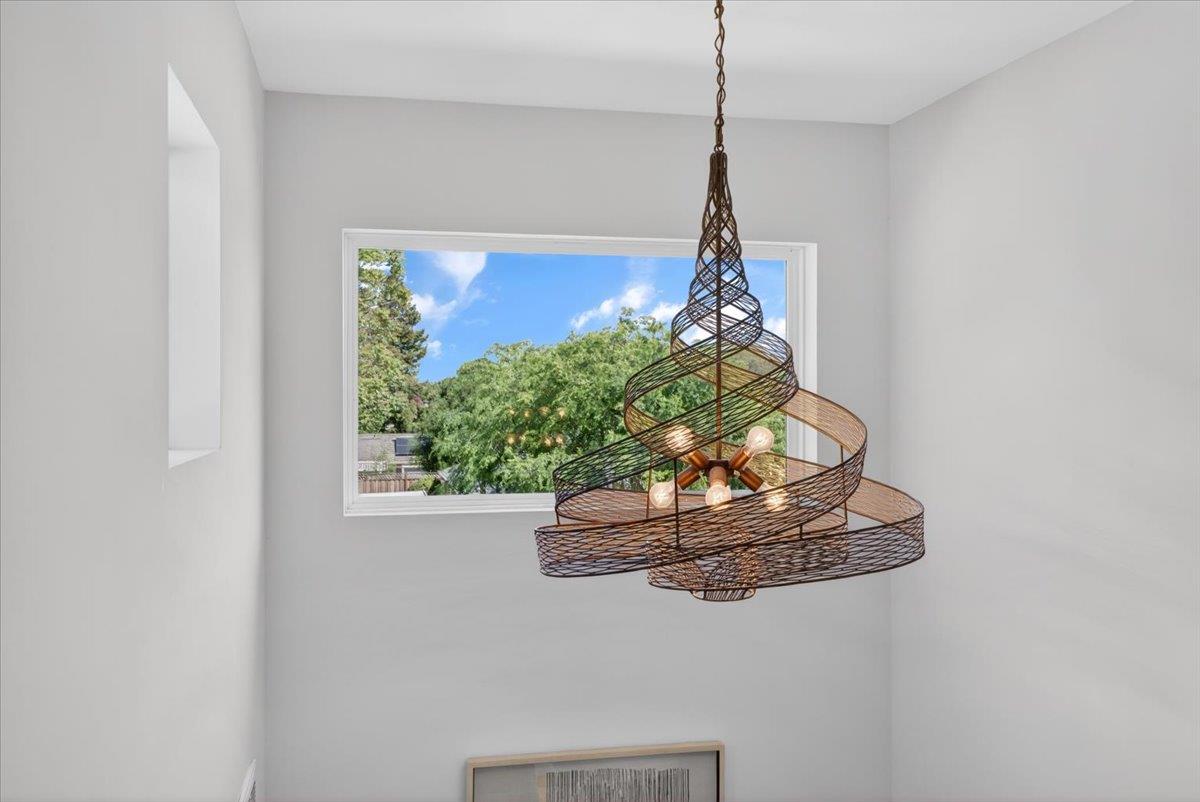 Detail Gallery Image 25 of 43 For 10200 Empire Ave, Cupertino,  CA 95014 - 4 Beds | 3/1 Baths