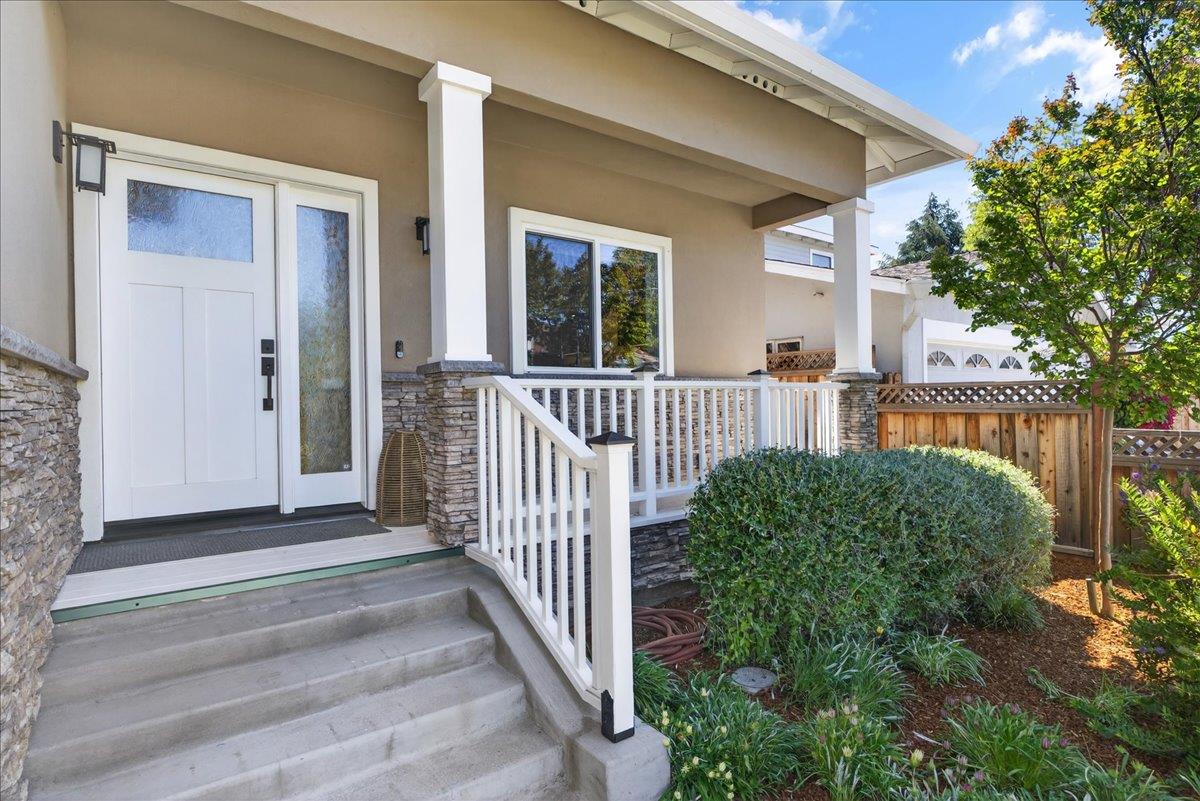 Detail Gallery Image 3 of 43 For 10200 Empire Ave, Cupertino,  CA 95014 - 4 Beds | 3/1 Baths