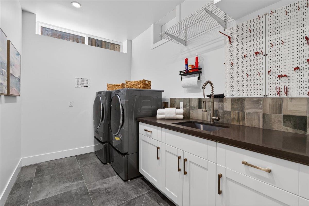 Detail Gallery Image 37 of 43 For 10200 Empire Ave, Cupertino,  CA 95014 - 4 Beds | 3/1 Baths